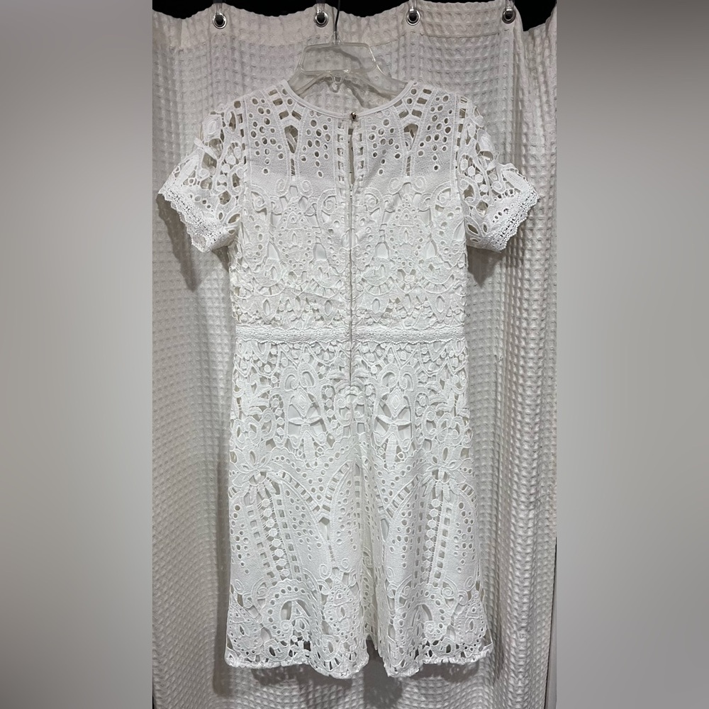 Girls (Size 16) Elegant Cream (off-white) Eyelet Dress with Full Slip Lining - Picture 2 of 12